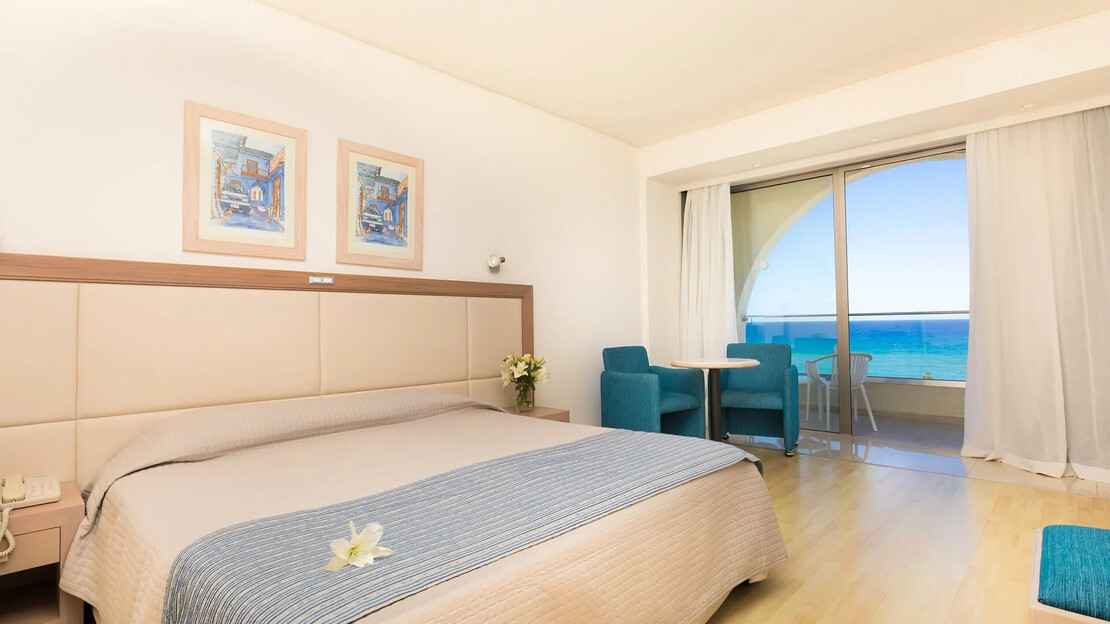 Superior Sea View Room with Jacuzzi 